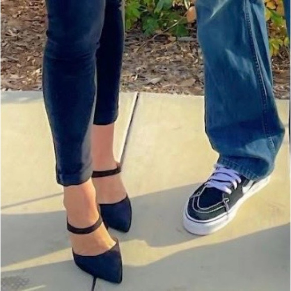 Jessica Simpson Black Stiletto Heels - Picture 2 of 7